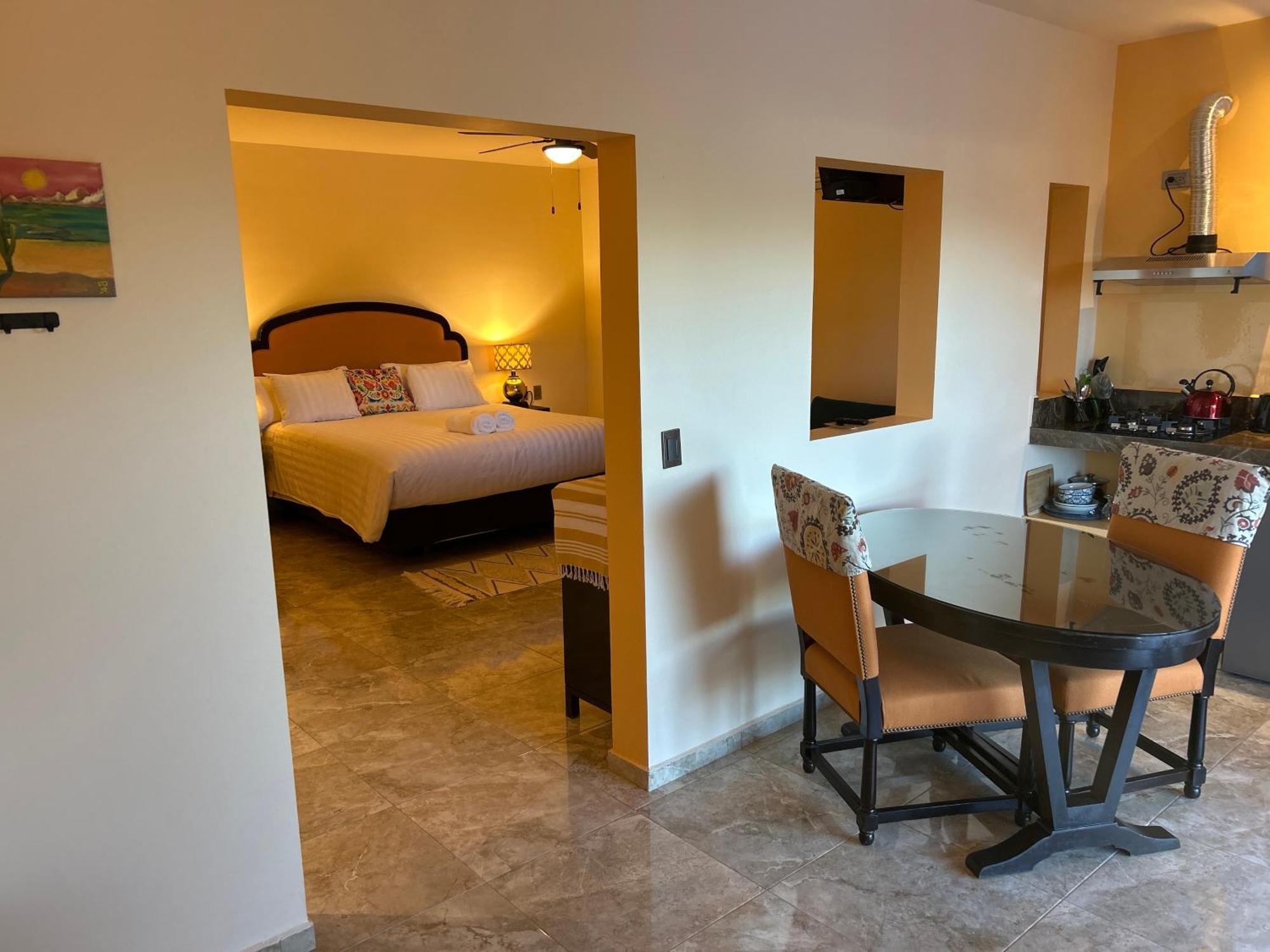 Tres Iguanas Apart Hotel - New, Cozy & Spacious Flats, Short Walk To Beach Лорето Екстер'єр фото