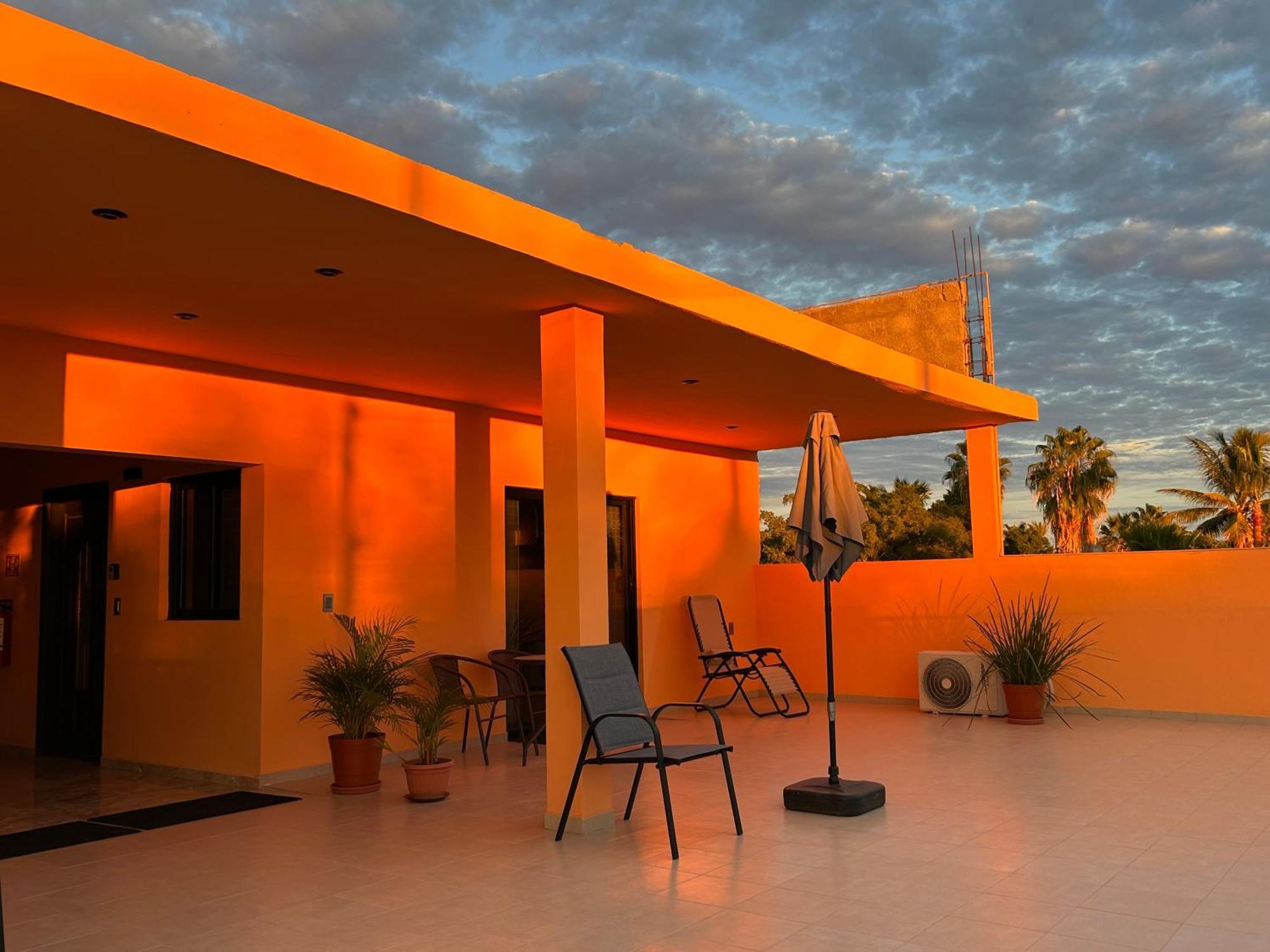 Tres Iguanas Apart Hotel - New, Cozy & Spacious Flats, Short Walk To Beach Лорето Екстер'єр фото